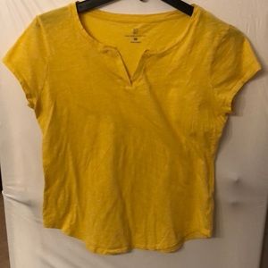 New York & Co yellow vneck tshirt 100% cotton